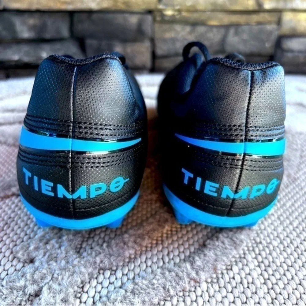 💚Nike Tiempo youth cleats size 4.5Y